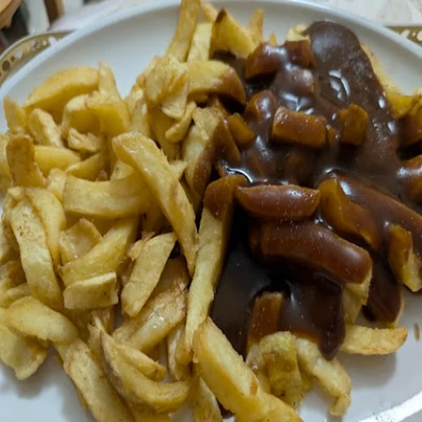 Chips with gravy